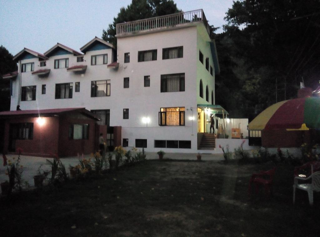 Hotel Grand Jigar Srīnagar Exterior foto